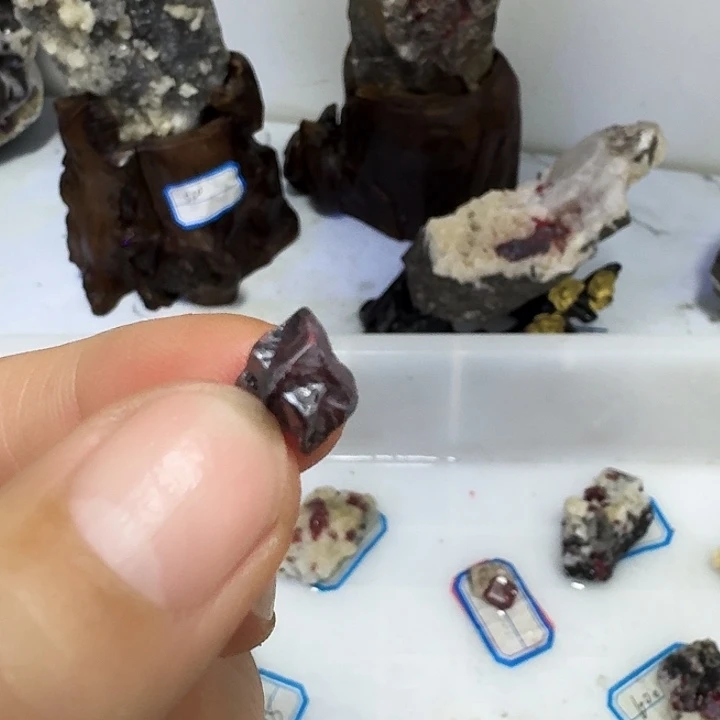 山***创天然辰砂天然朱砂原矿石2克