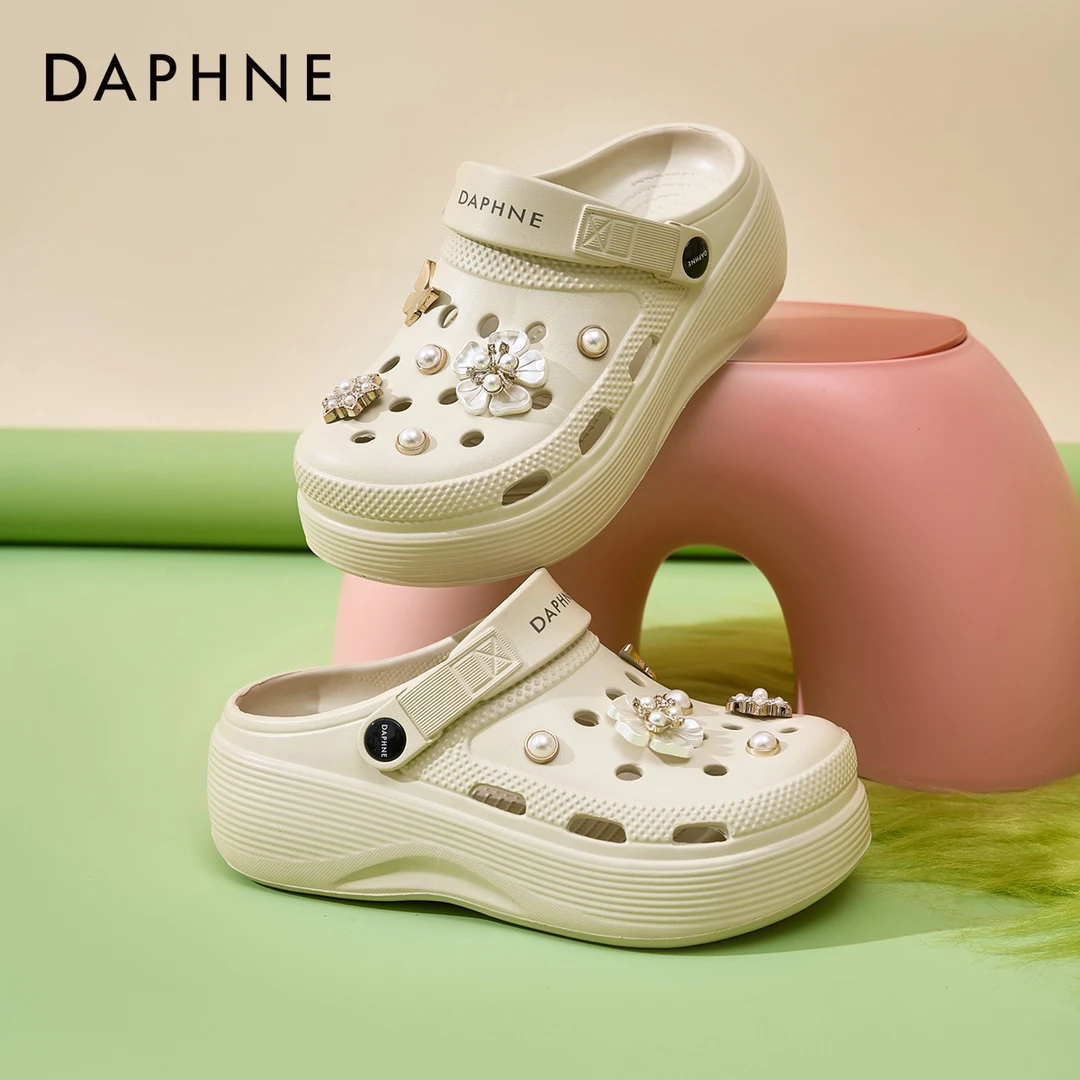 达芙妮洞洞鞋女外穿2025新款夏季时尚厚底沙滩鞋防滑包头网红凉拖