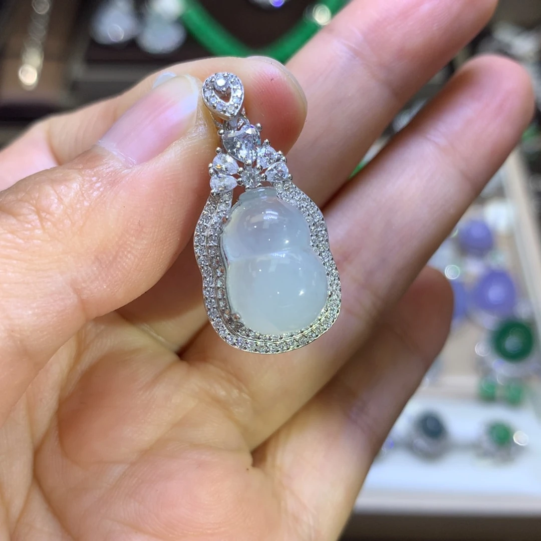 翡翠颈饰银S925镶嵌翡翠吊坠