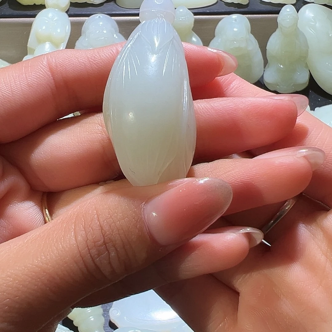 八***奕和田玉未镶嵌颈饰