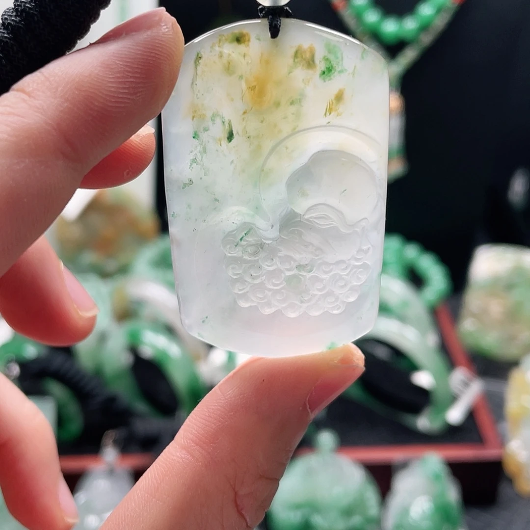 石英质玉未镶嵌吊坠