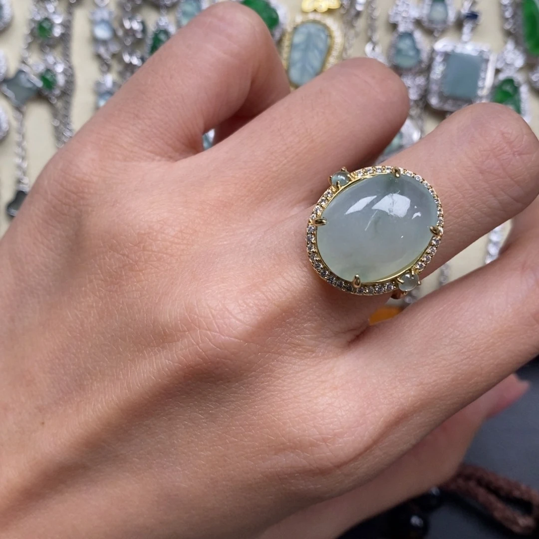 翡翠颈饰未镶嵌翡翠