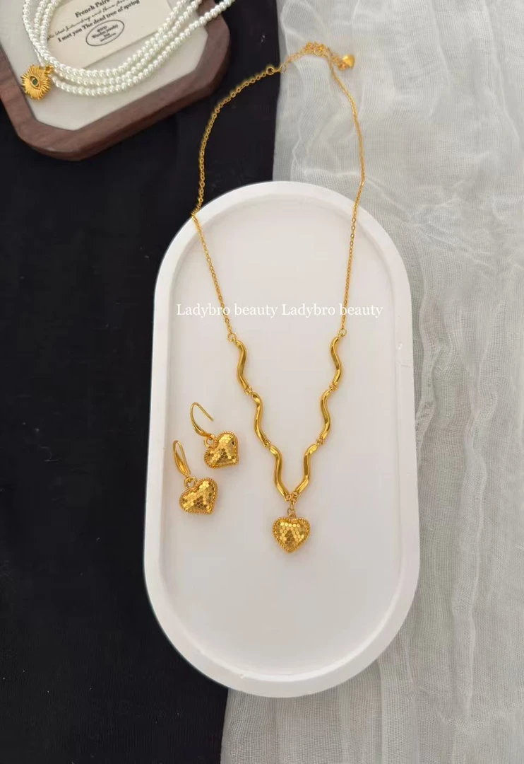 铜合金亚克力吊坠 古法复古风拉丝龙鳞爱心波浪项链耳环两件套