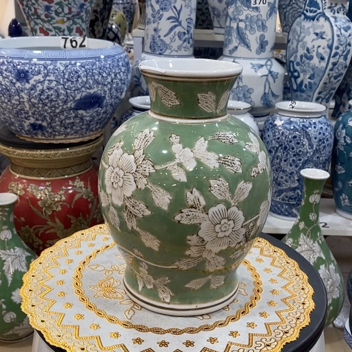 摆件手绘陶瓷彩绘花瓶微瑕