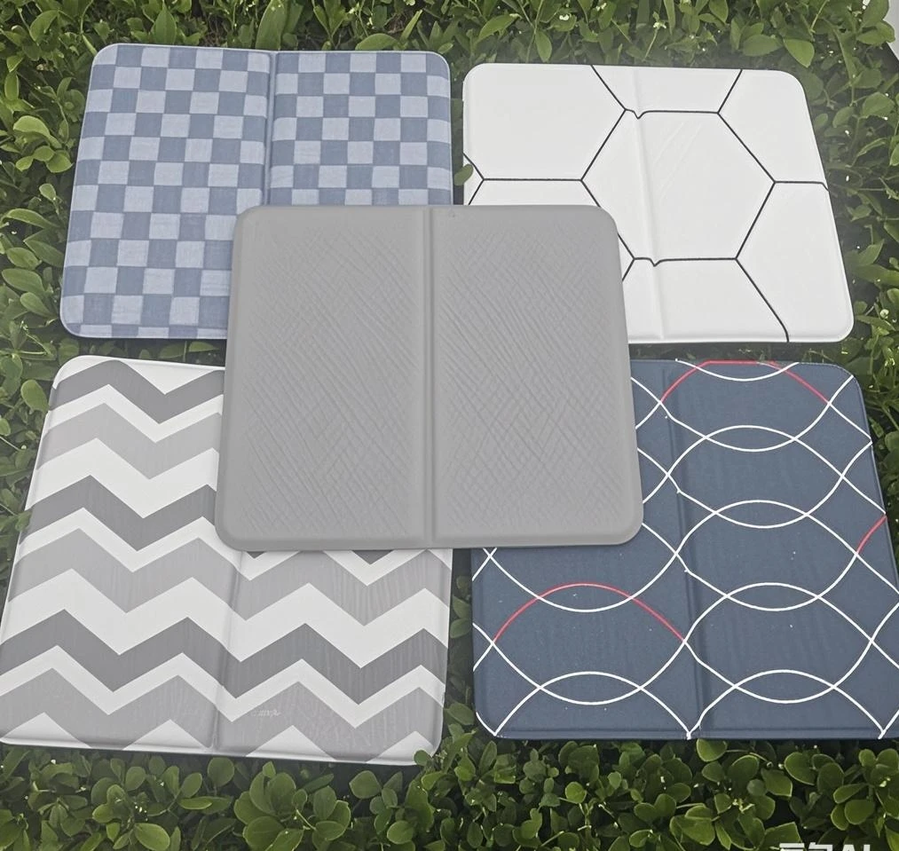 韩国进口卡通折叠加厚学生椅垫洗澡坐垫防水隔凉户外便携防滑屁垫