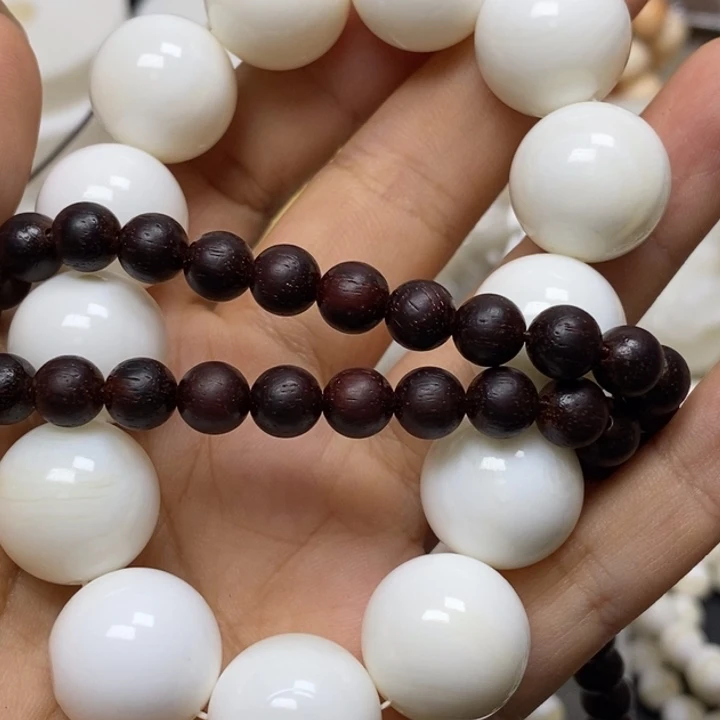 古***鲁乌木类花梨木，1.6半玉化单圈