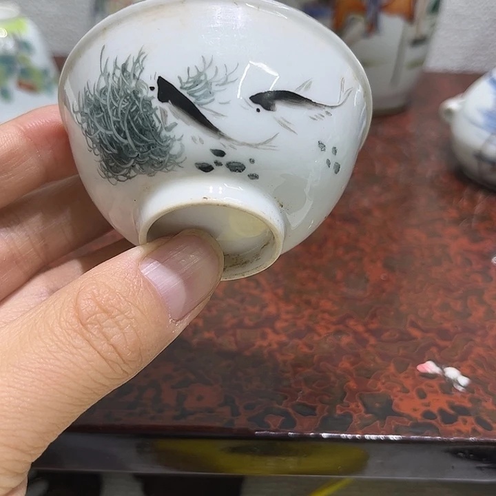 瓷片精美的陶瓷摆件……