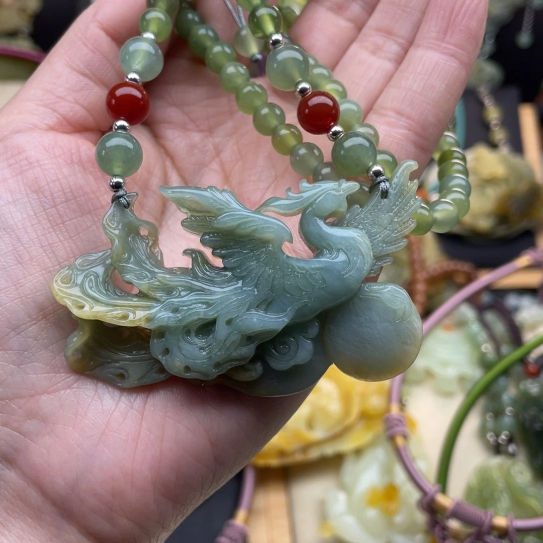 蛇纹石玉颈饰未镶嵌?*儿