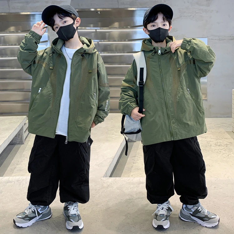 男童秋装连帽外套2025新款中大童春秋季时髦风衣儿童夹克冲锋衣潮