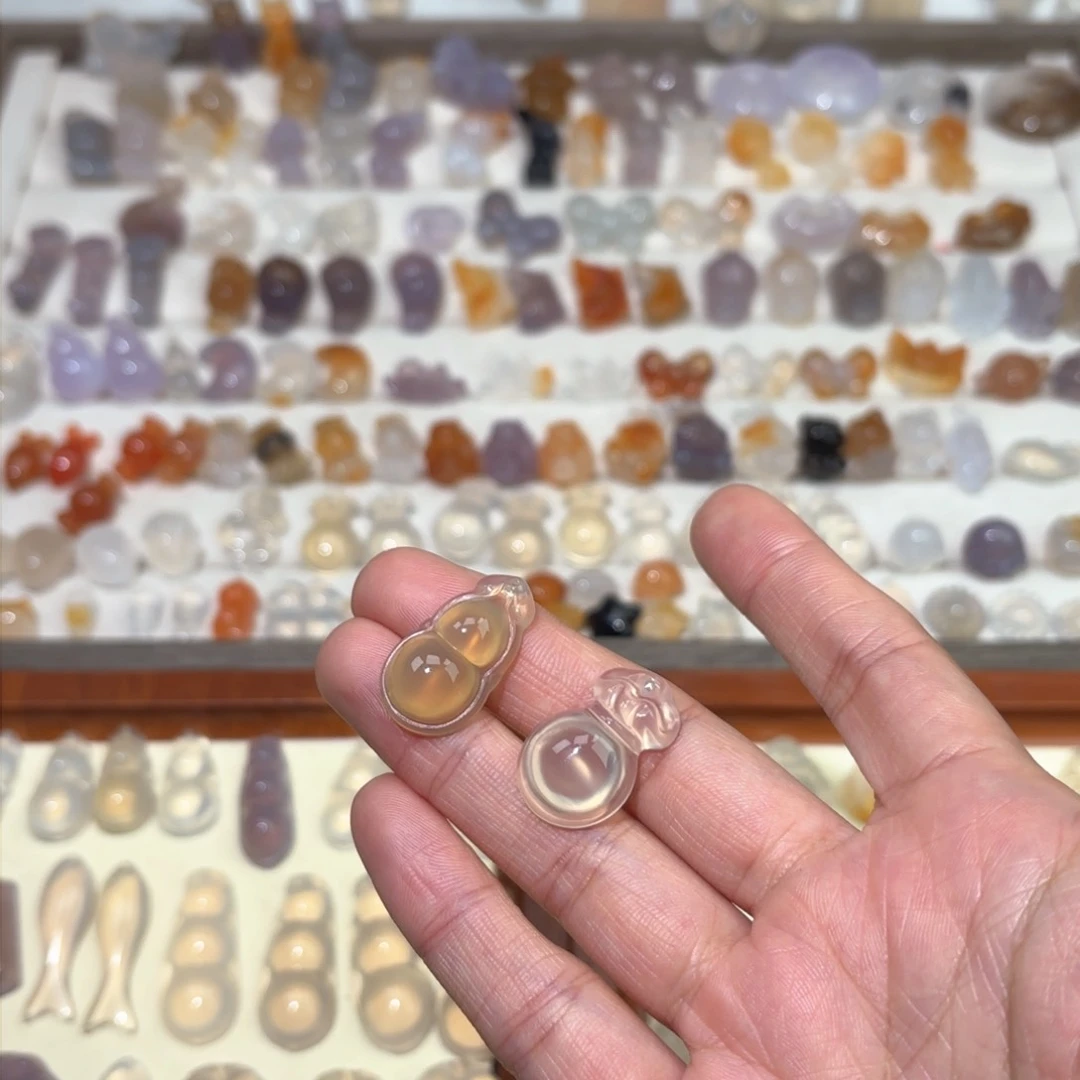 玛瑙/玉髓颈饰未镶嵌L*?