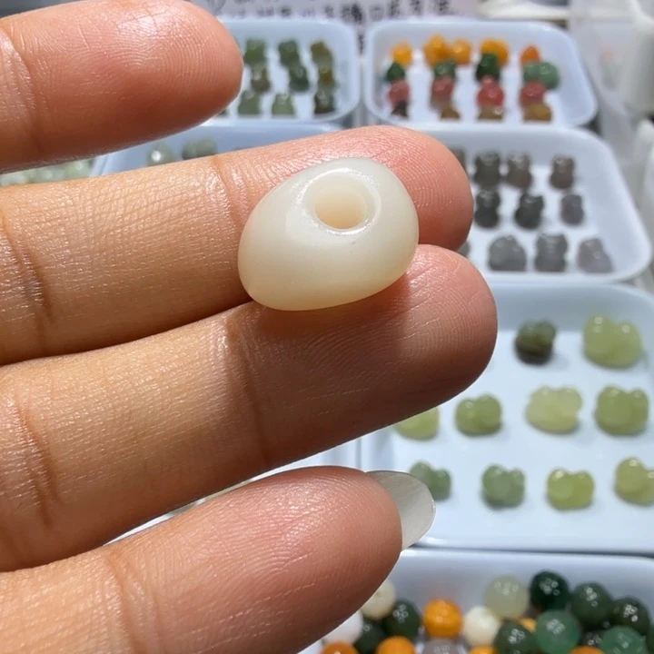 未镶嵌和田玉珠宝半成品