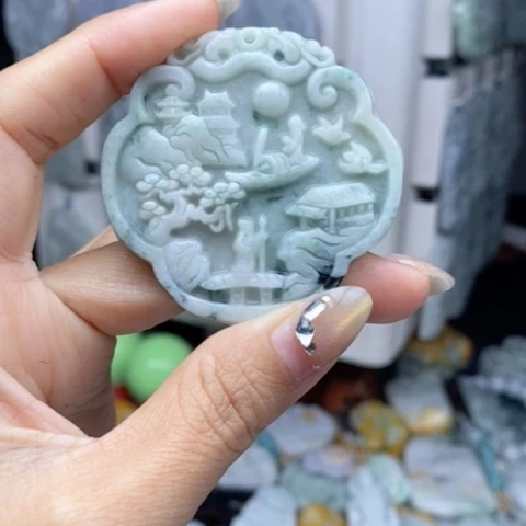 翡翠颈饰未镶嵌翡翠