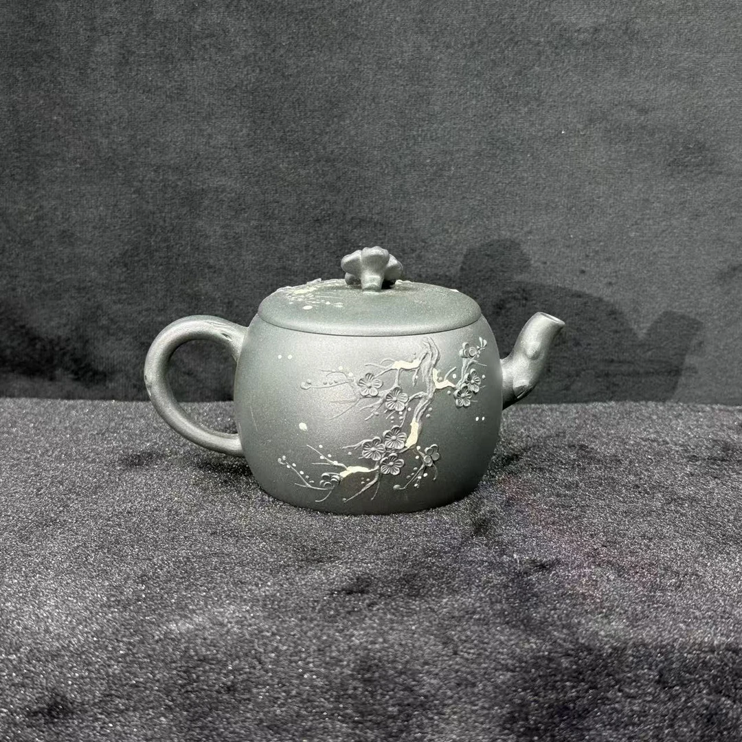 16紫砂壶荷花壶/100505/上海嘉禾拍卖