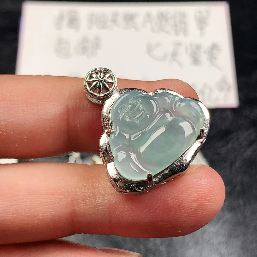 翡翠未镶嵌颈饰佛公