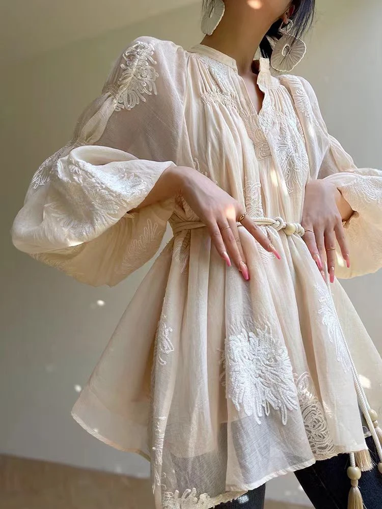 【丝绒玫瑰】2025夏季新款时尚法式刺绣设计感气质衬衫.K50614a