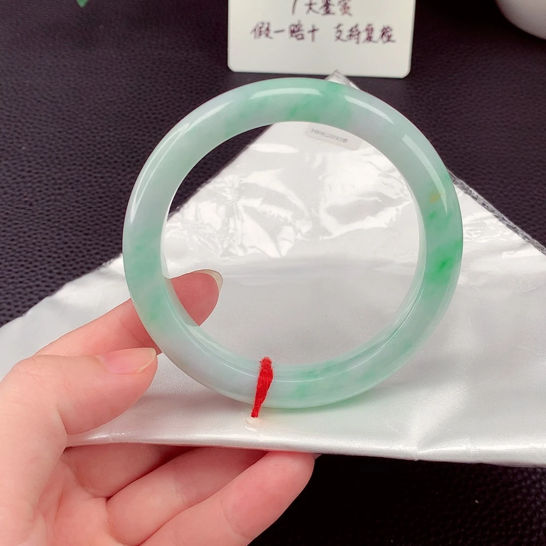 翡翠未镶嵌手镯翡翠