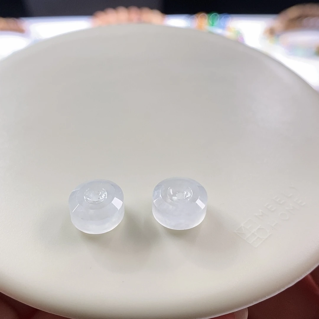 散珠翡翠一对白冰扣子