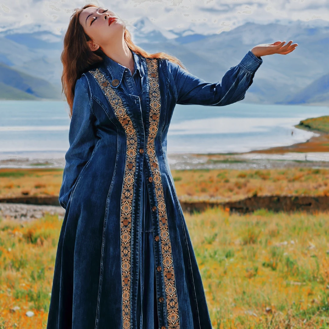 【董艺旅行穿搭】2025复古民族风春背心裙牛仔刺绣显瘦连衣裙女