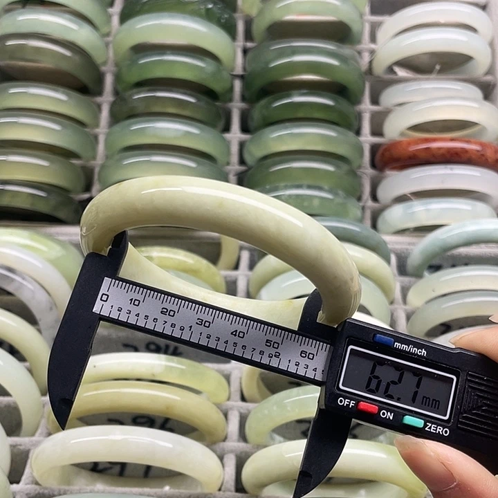 蛇纹石玉未镶嵌手镯294