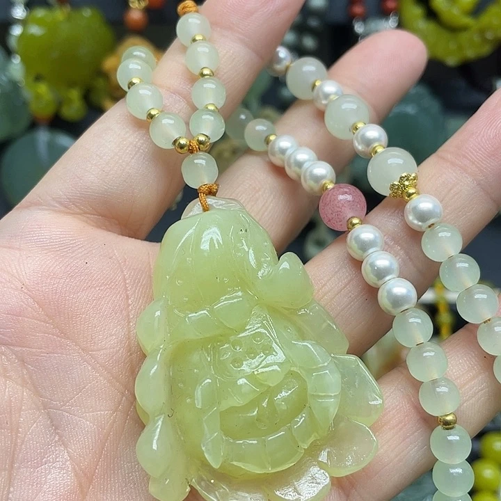 未镶嵌蛇纹石玉颈饰