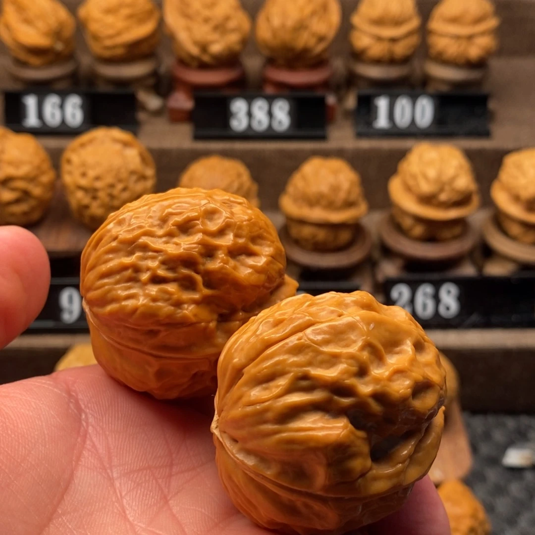 文玩核桃把件八**生铁核桃