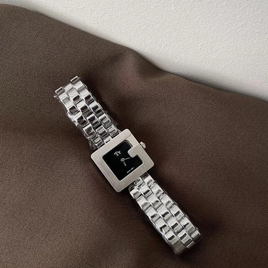 质感简约冷淡风手表女精致感复古轻奢钢带手表小众设计感女生腕表