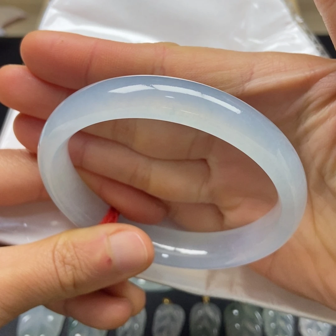 翡翠手镯未镶嵌手镯