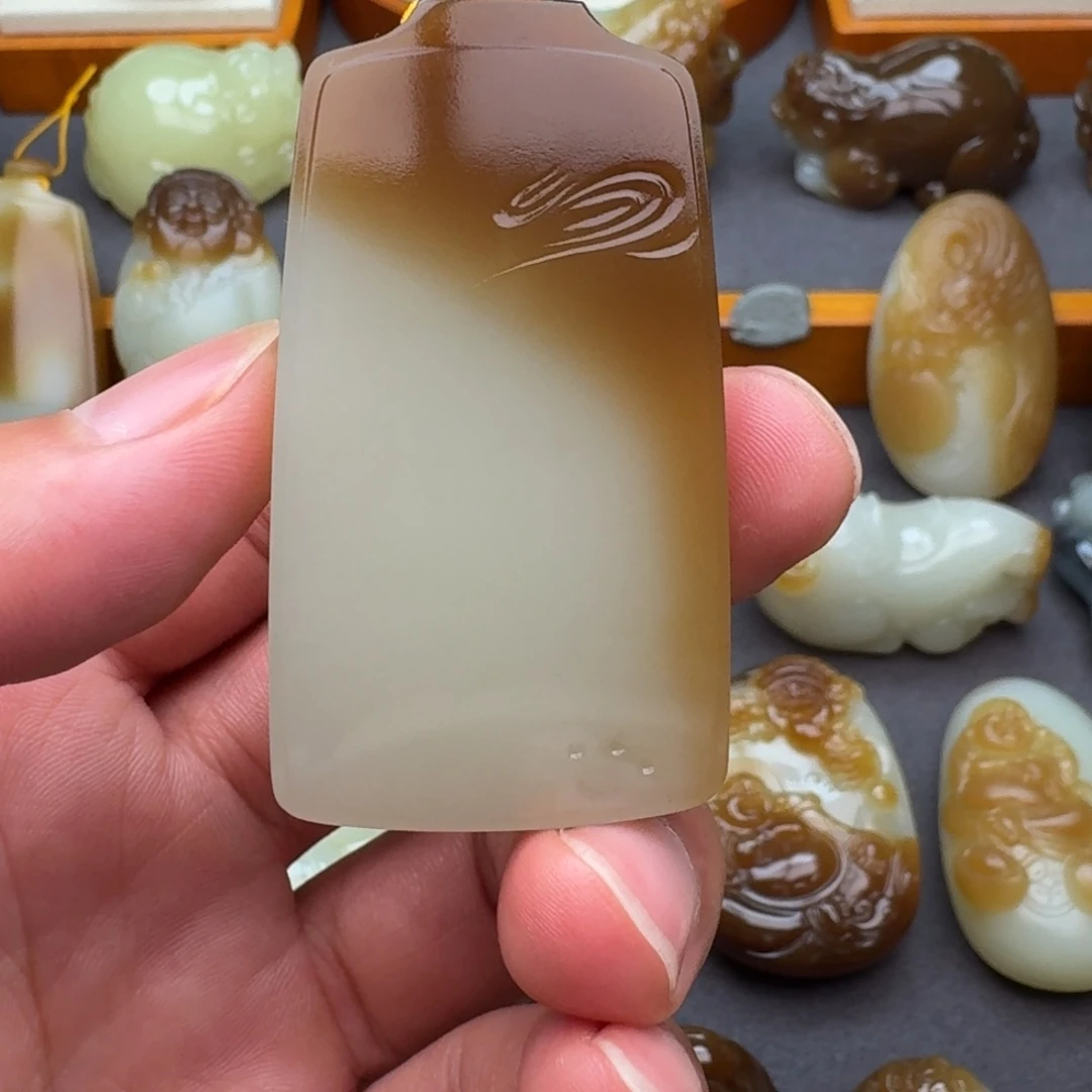 ＆***』和田玉（糖玉）未镶嵌颈饰
