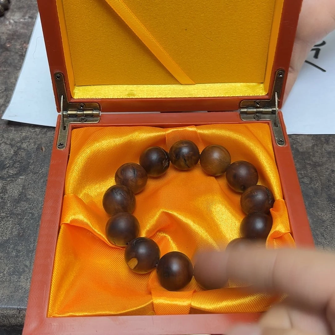 大叶紫檀（黑酸枝木类）