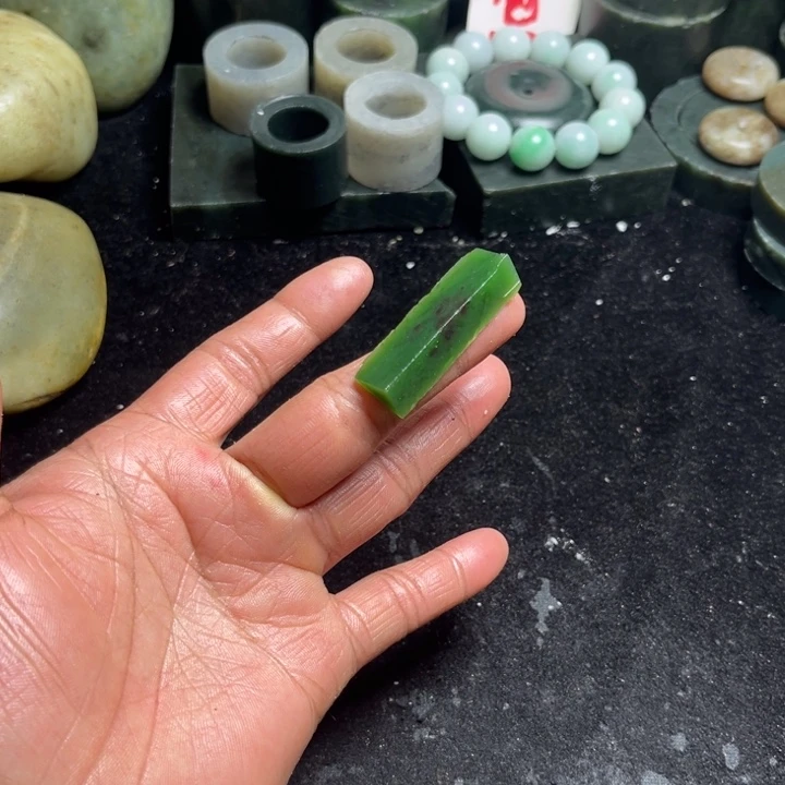 和田玉（糖玉）未镶嵌珠宝奇石