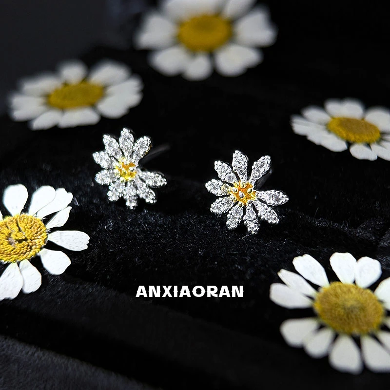 合金耳饰 碎瓣雏菊耳钉GD权志龙同款高级情侣小清新迷你小耳钉男