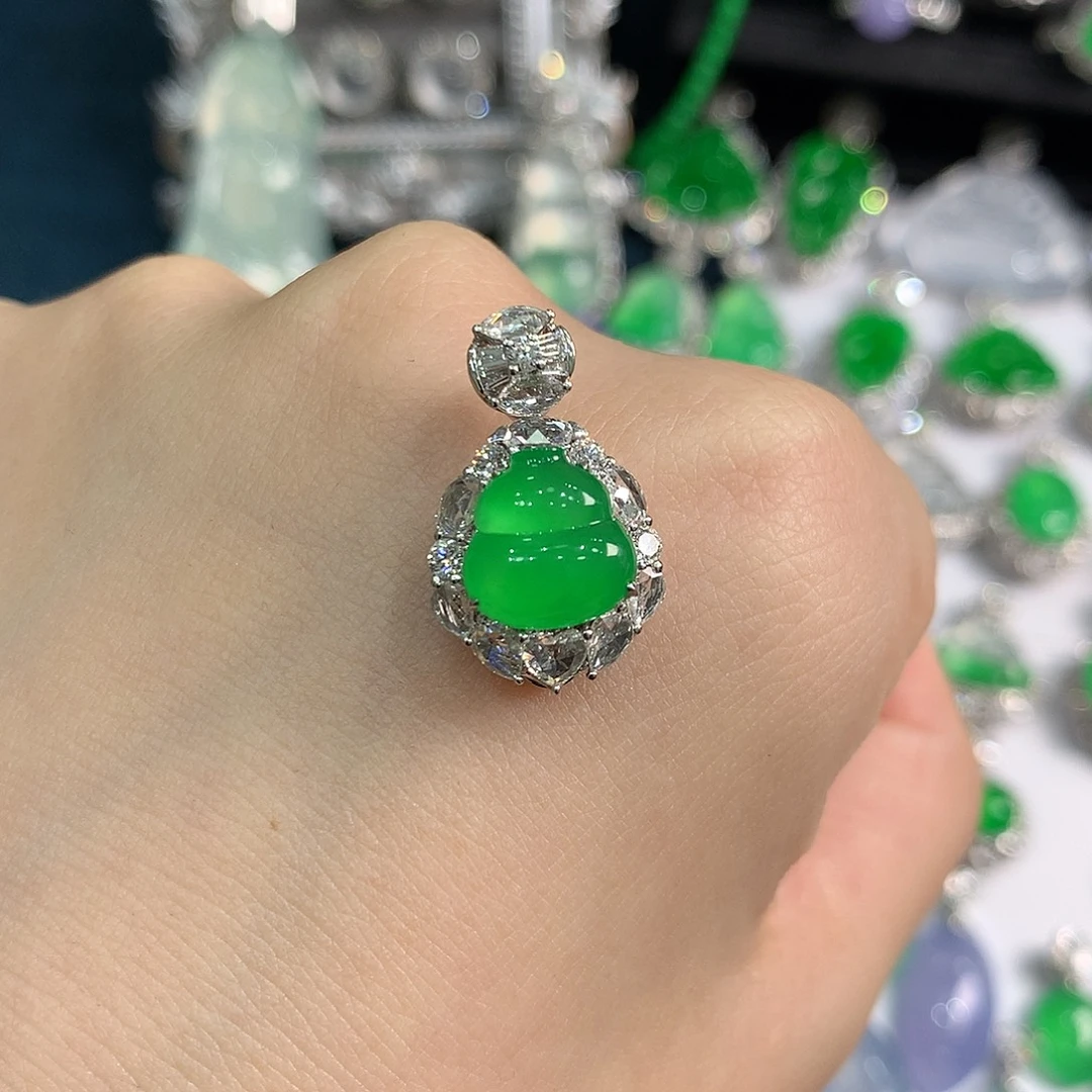 翡翠18K金镶嵌颈饰木那高冰甜绿葫芦 48小时鉴赏期