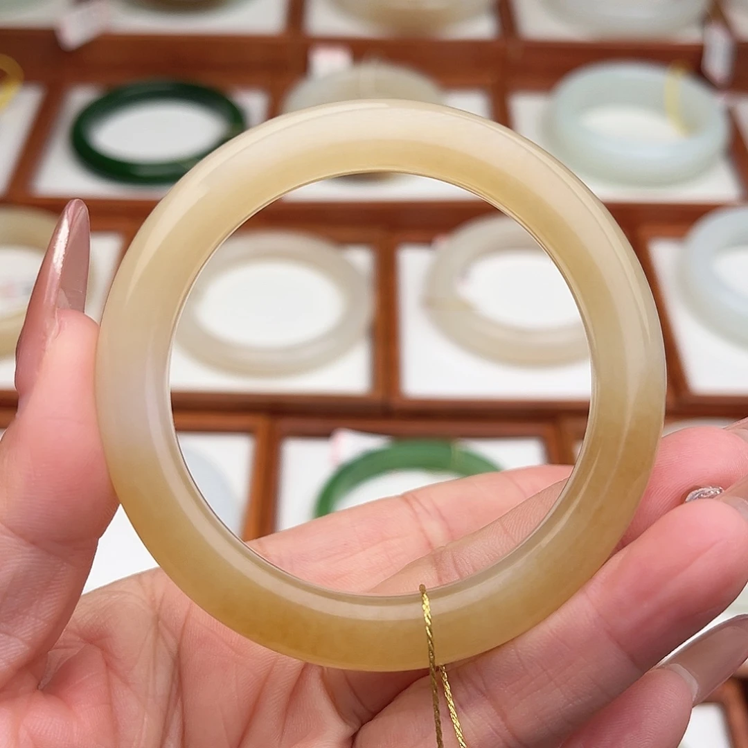 和田玉未镶嵌手镯51