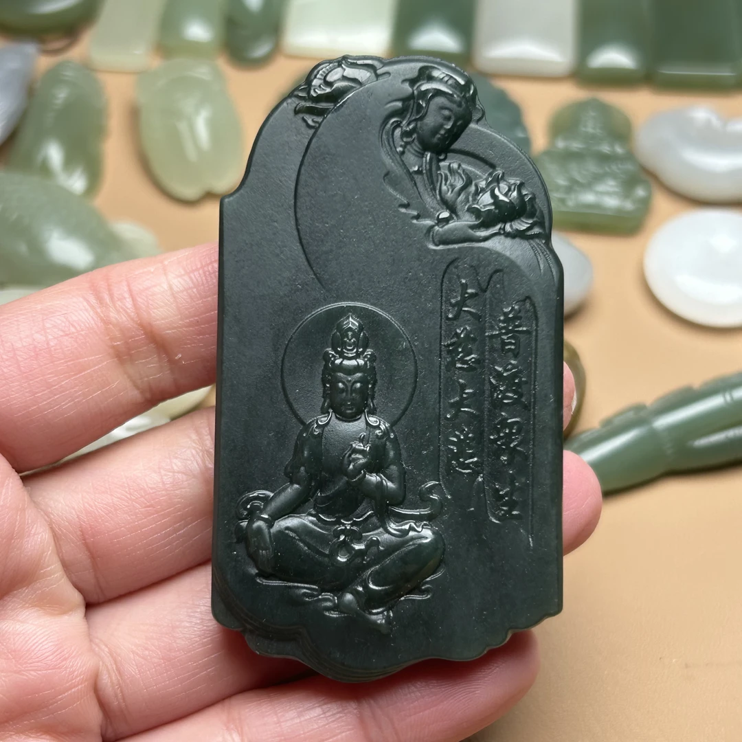 精品和田玉小挂件