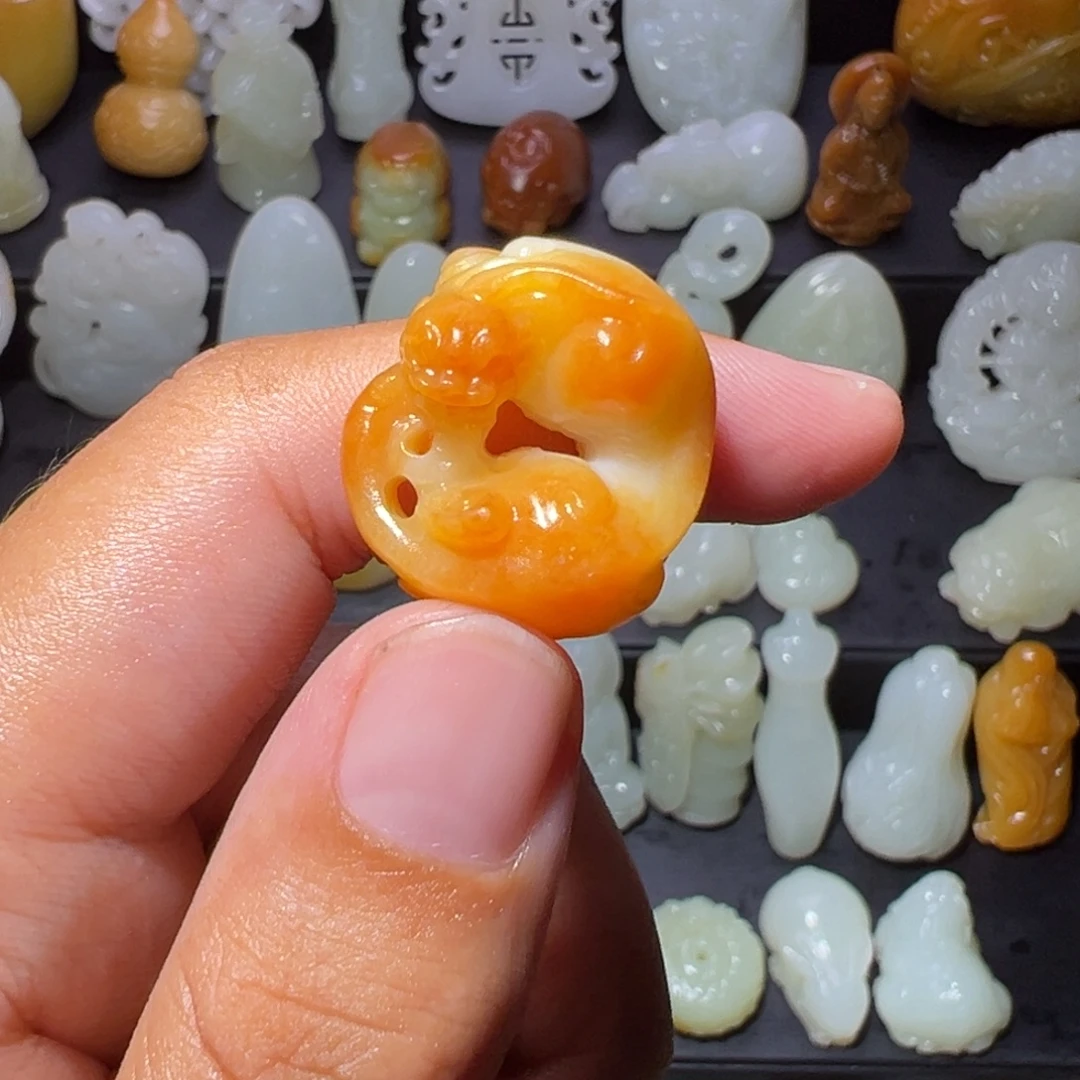 七***花未镶嵌和田玉挂件