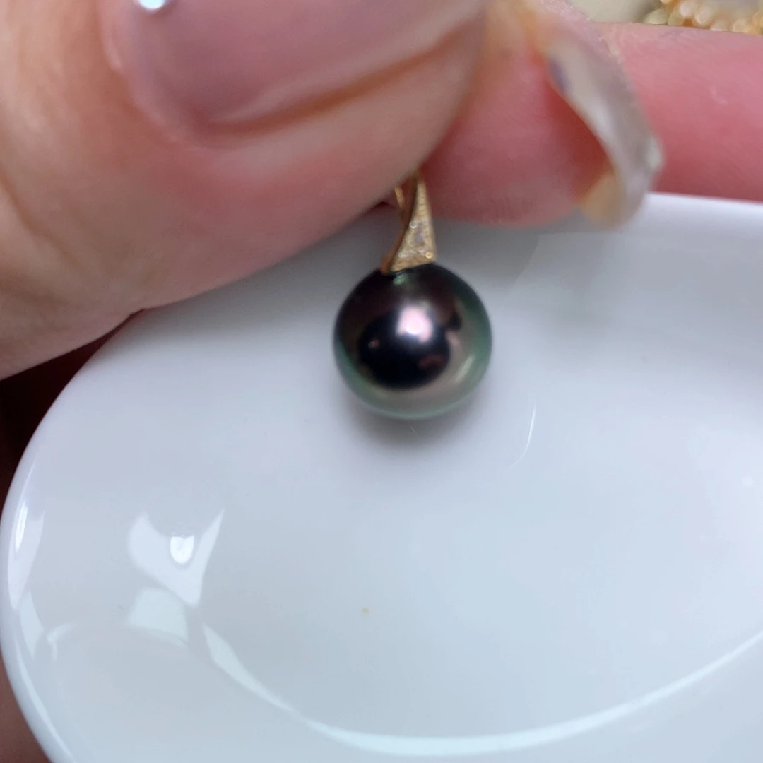 颈饰18K金镶嵌海水珍珠