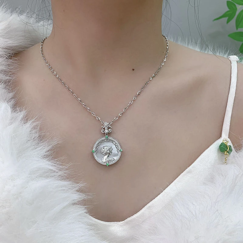 铂金项链PT950铂金吊坠新款女王镶嵌莫桑钻气质轻奢吊坠生日礼物