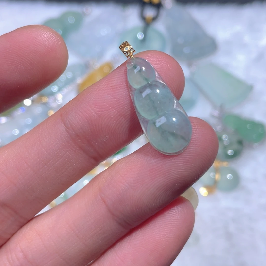 翡翠18K金镶嵌颈饰翡翠