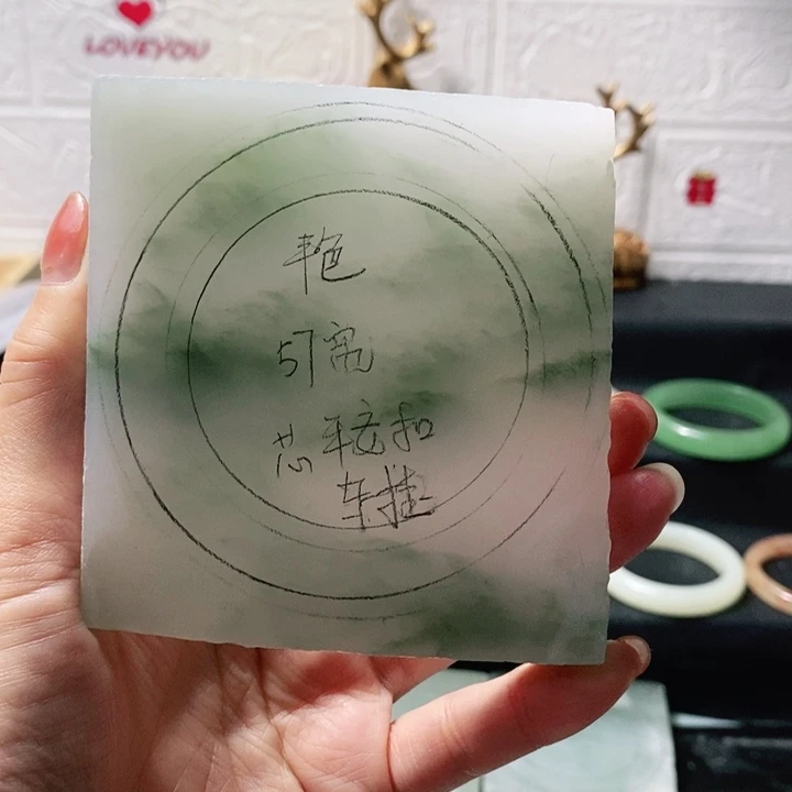 艳***石英质玉未镶嵌手镯定制