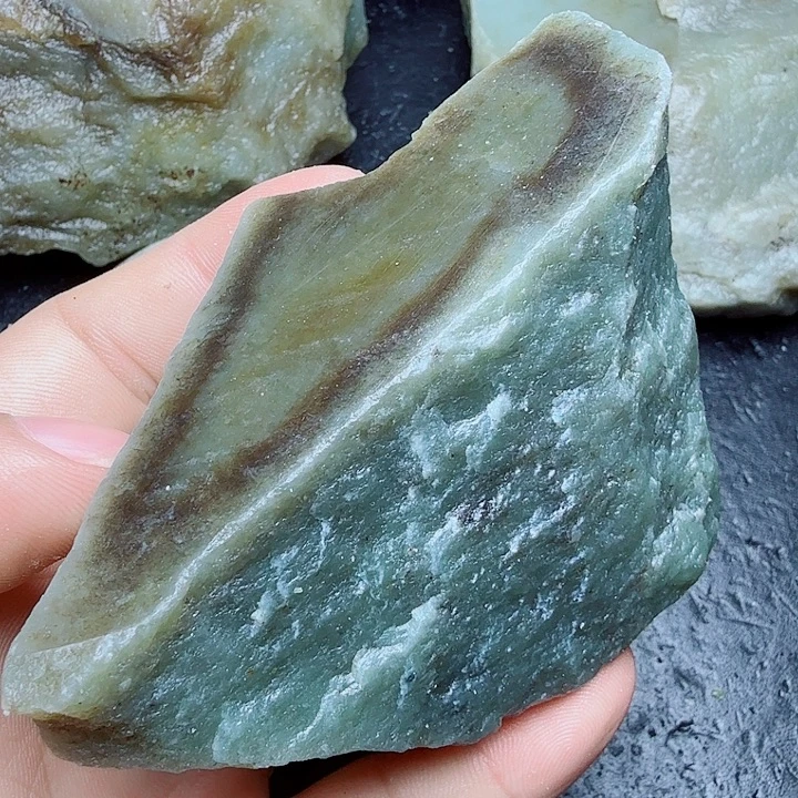 和田玉（糖玉）未镶嵌珠宝奇石