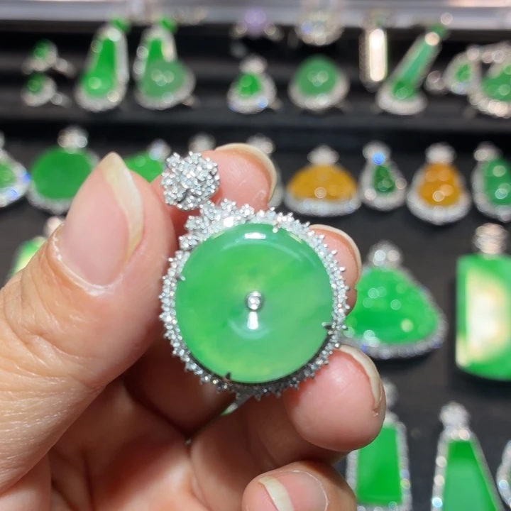 翡翠18K金镶嵌吊坠(不含链)翡翠