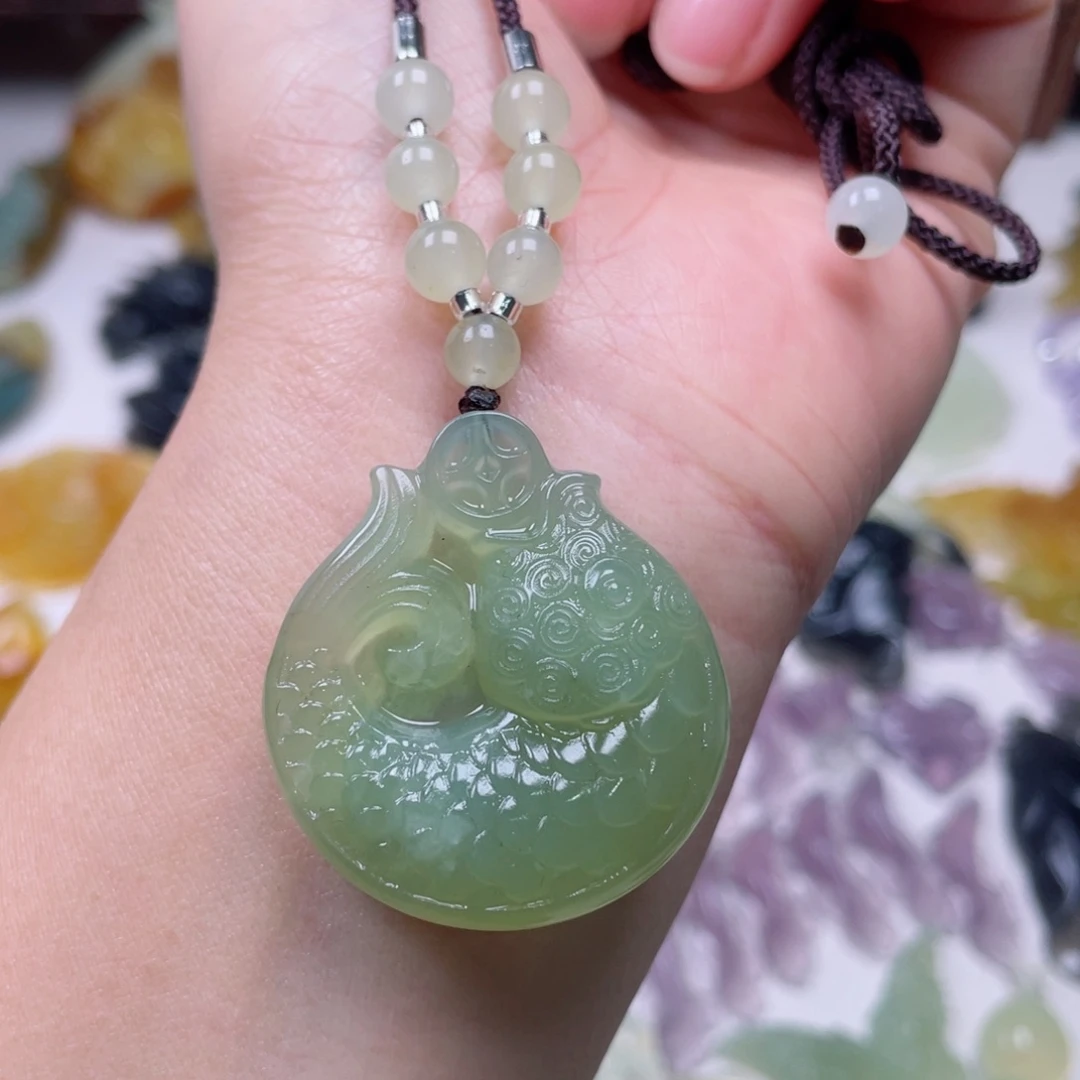 蛇纹石玉颈饰未镶嵌