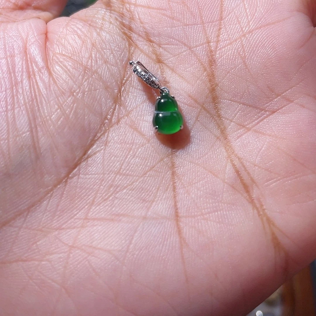 吊坠(不含链)18K金镶嵌翡翠