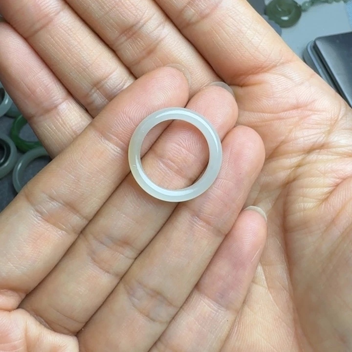 薰***草和田玉未镶嵌颈饰