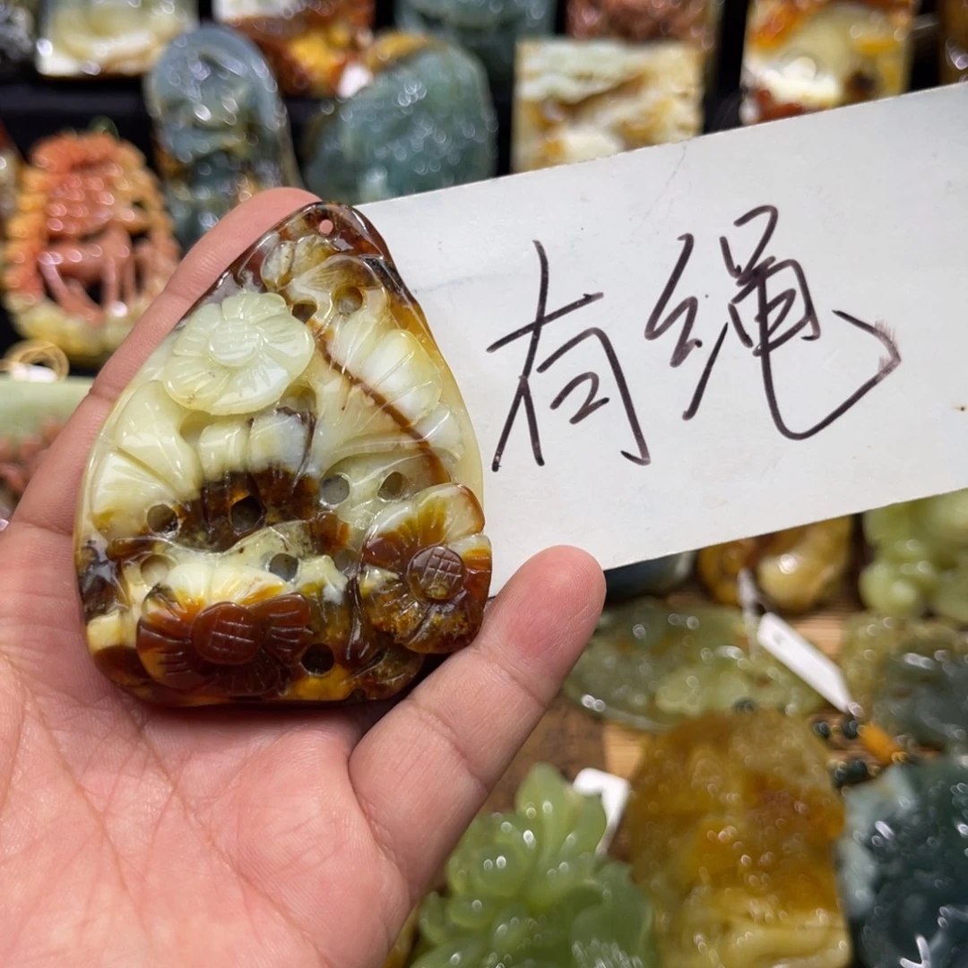 未镶嵌蛇纹石玉颈饰