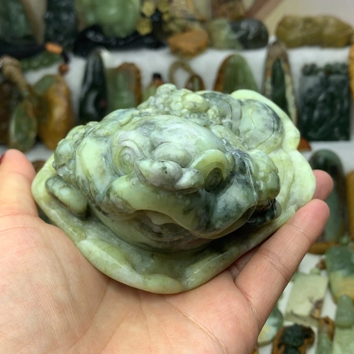 透闪石质玉摆件未镶嵌