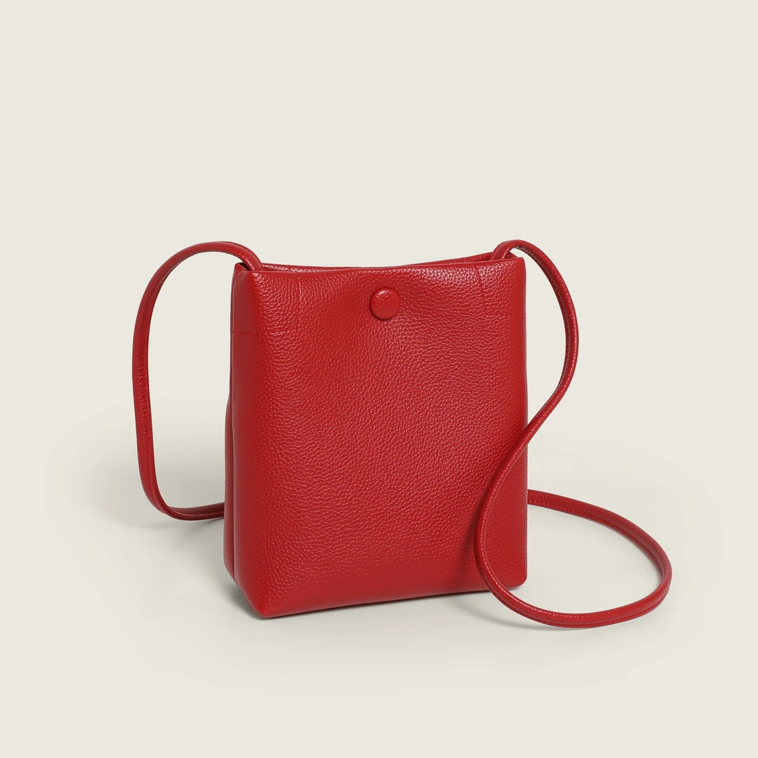 小包包女2025新款轻便百搭迷你水桶包小众软皮洋气女士单肩斜挎包