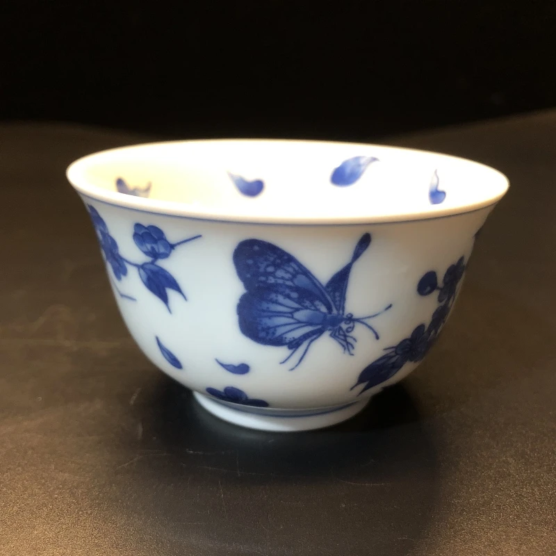 12.28a/N100140/00842//青花蝶恋花压手杯/口径8/高4.8/100cc