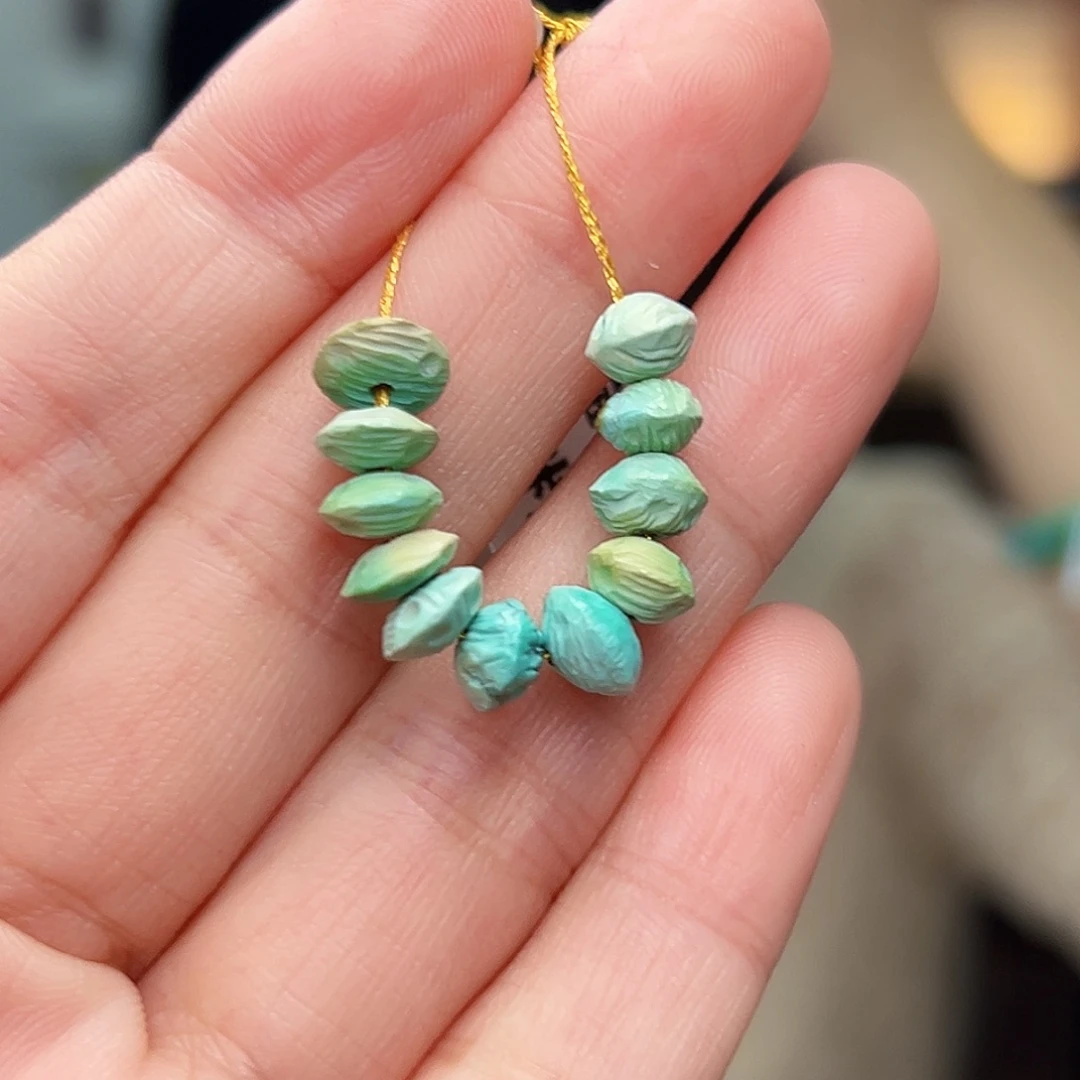 绿松石未镶嵌珠宝奇石