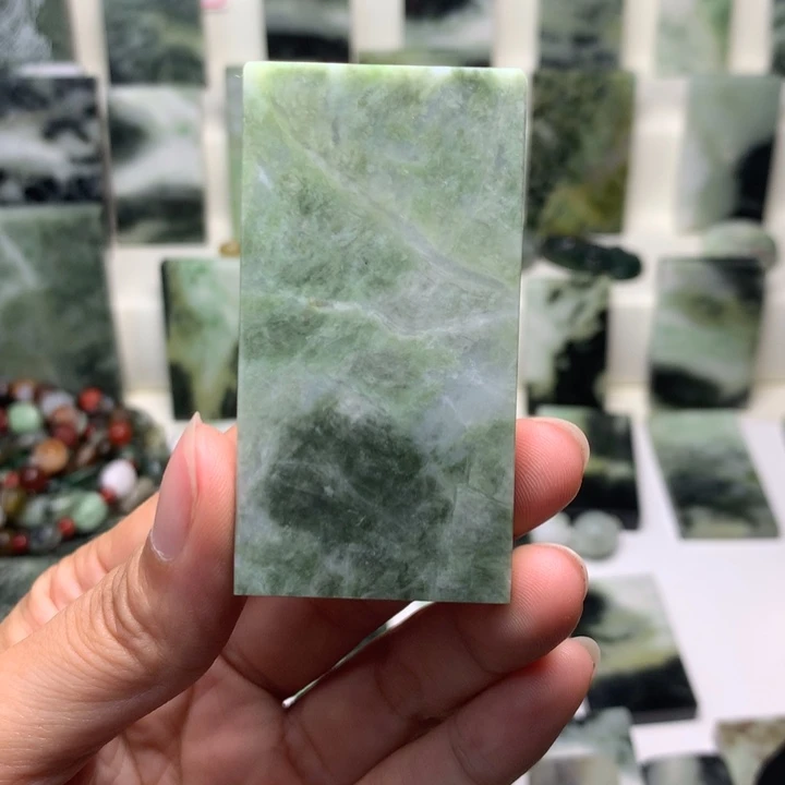 独山玉未镶嵌颈饰